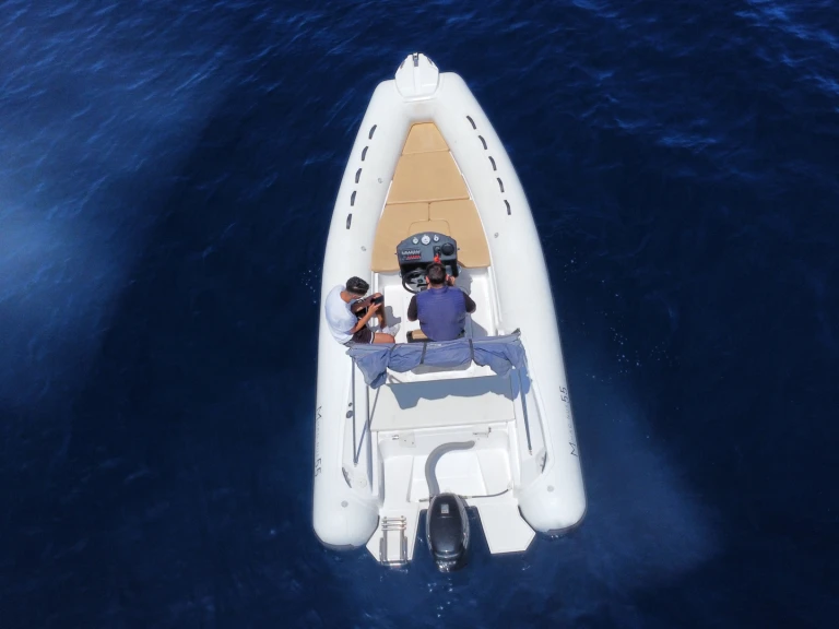 Magnus 5,50 charter bareboat or captained in  Porto Rotondo