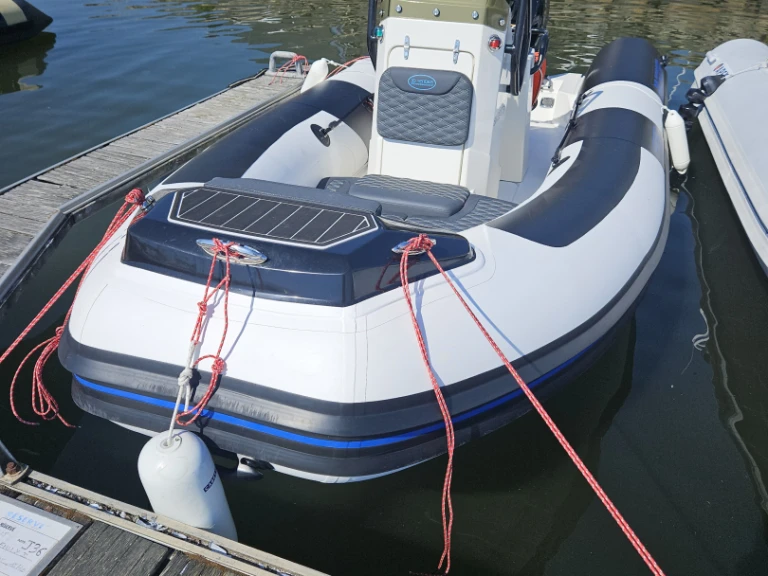 Rent a 3D Tender TR54 Pornichet
