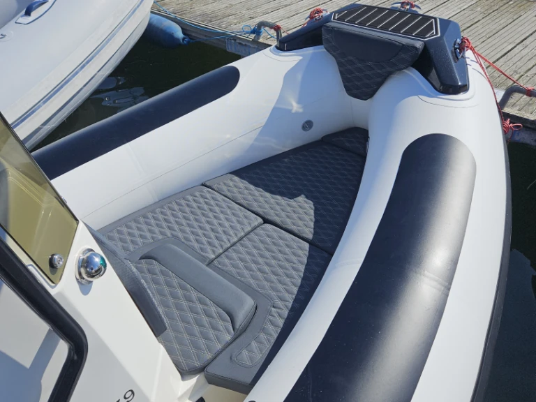 Yacht charter Pornichet cheap TR54