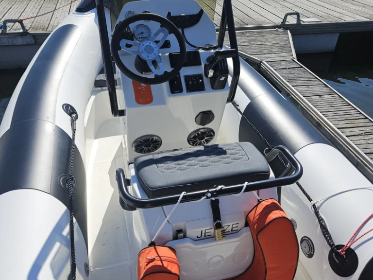 Boat rental 3D Tender TR54 in Pornichet on Samboat