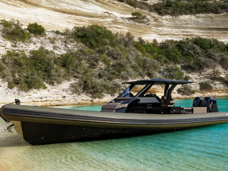 Sea Water Phantom 420 charter bareboat or captained in  Grand Piquey