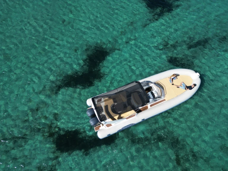Bareboat Rental RIB Capelli with a boat licence