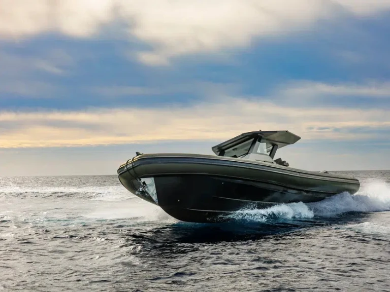 Boat rental Sea Water Phantom 420 in Grand Piquey on Samboat