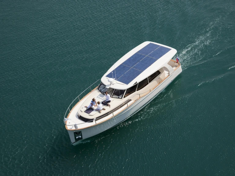 Yacht charter Beaulieu-sur-Mer cheap Greenline 33