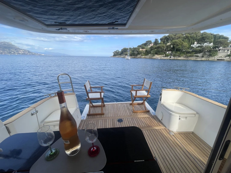 Motorboat rental in Beaulieu-sur-Mer - Greenline Greenline 33