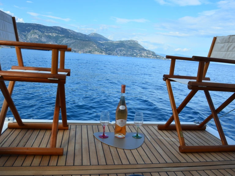Boat rental Greenline Greenline 33 in Beaulieu-sur-Mer on Samboat