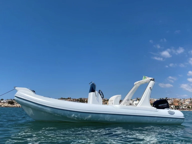 Boat rental Colbac Shark 580 in Marsala on Samboat