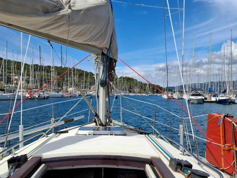Jeanneau Rush charter bareboat or captained in  France