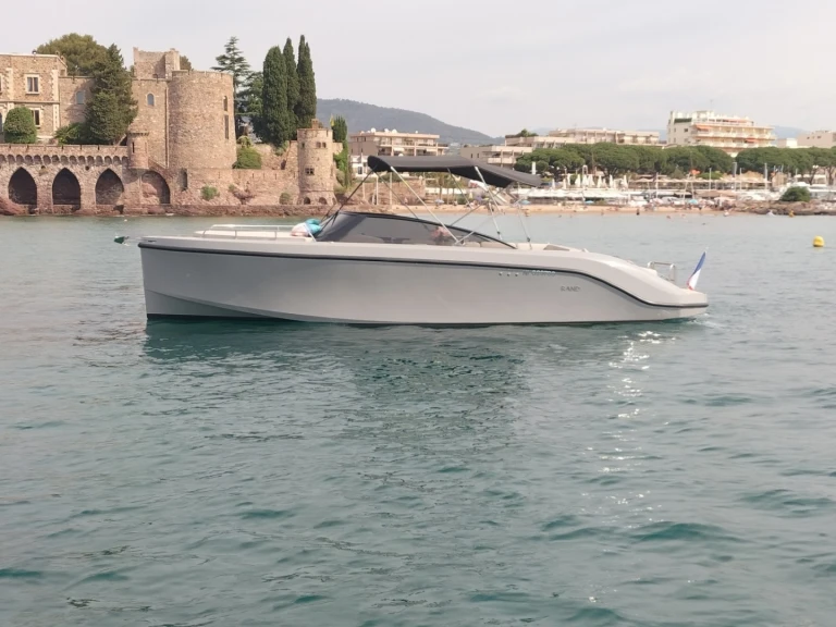 Bareboat Rental Motorboat Rand with a boat licence