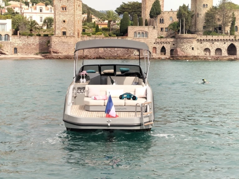 Motorboat for rent Mandelieu-la-Napoule at the best price