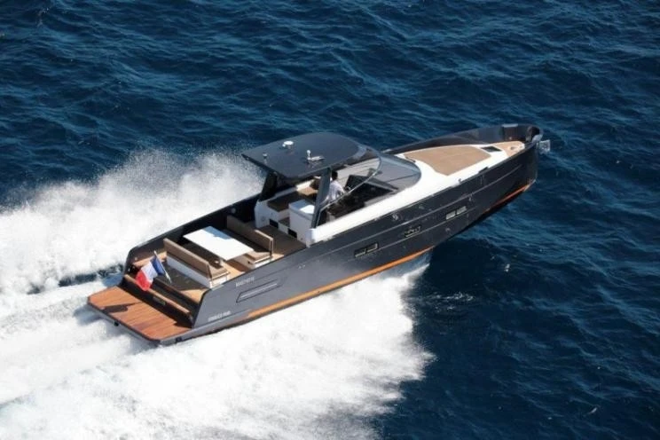 Yacht charter Cogolin cheap MED 48