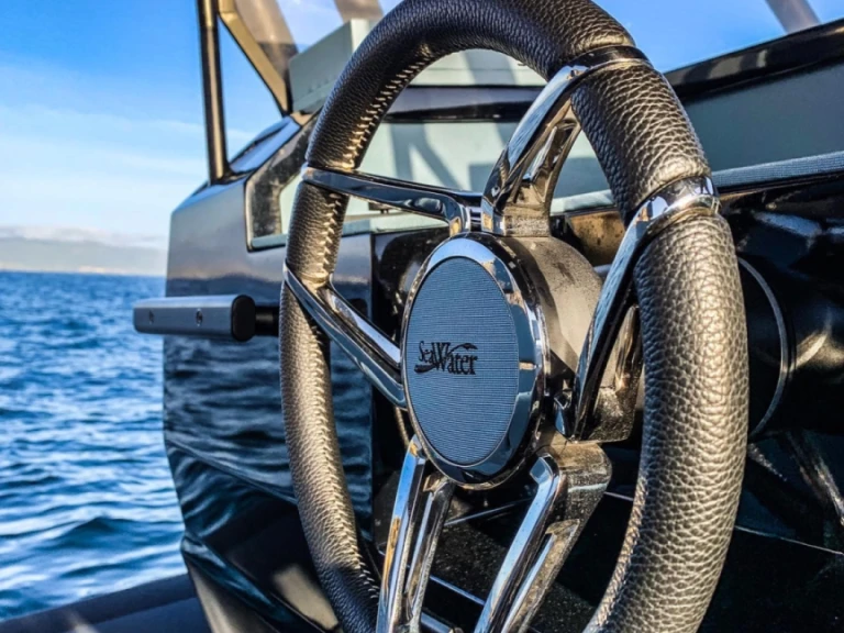 Boat rental Sea Water SEA WATER 320 in Cogolin on Samboat