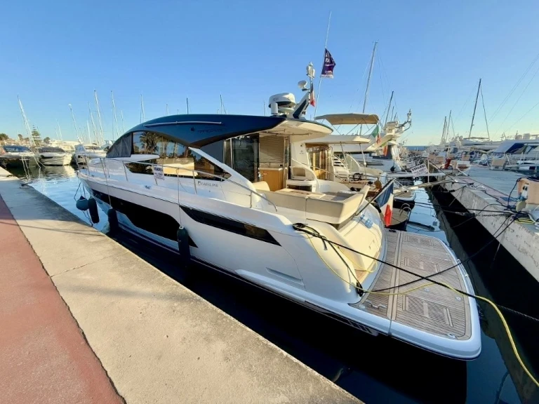 Luxury Yacht rental with or without captain Fairline Port Grimaud