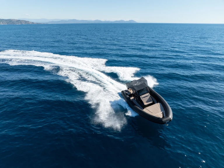 Yacht charter Cogolin cheap SEA WATER 320