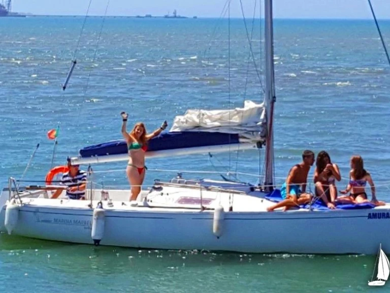 Sailboat for rent Ferragudo at the best price
