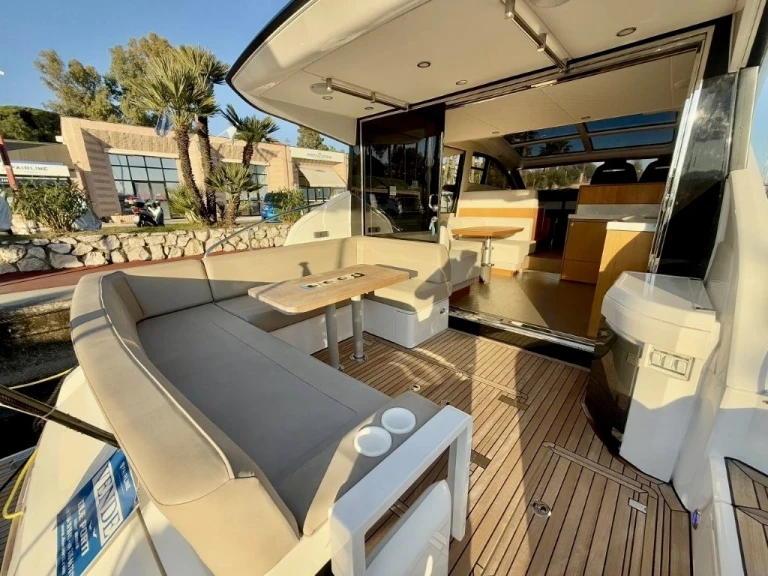 Luxury Yacht rental with or without captain Fairline Port Grimaud
