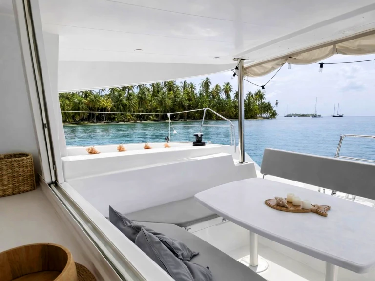 Rent a Lagoon Lagoon 400 Ibiza Town