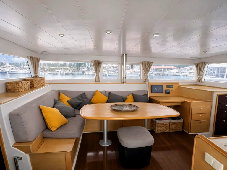 Boat rental Lagoon Lagoon 400 in Ibiza Town on Samboat