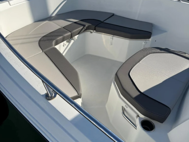 Bareboat Rental Motorboat Jeanneau with a boat licence