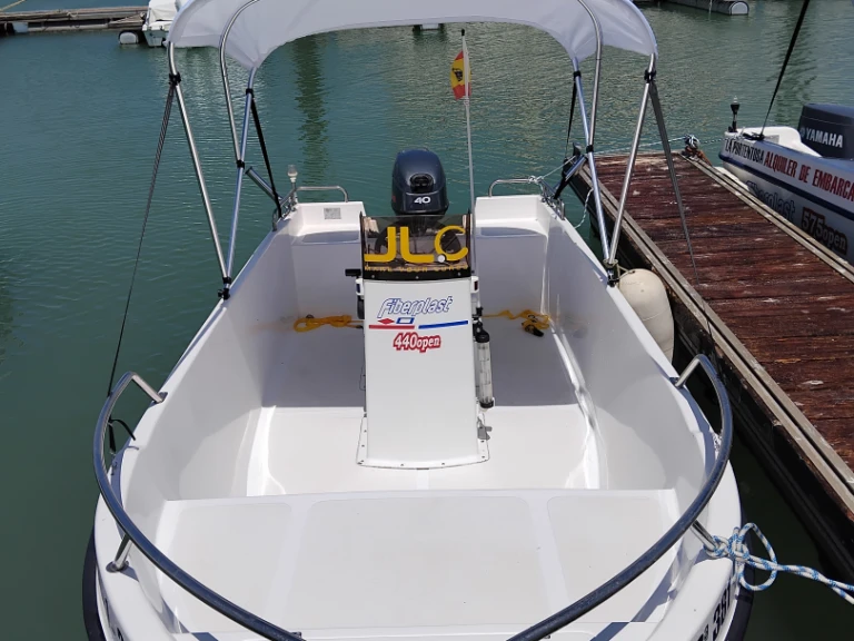 FIBERPLAST  440 Open  in Spain on SamBoat