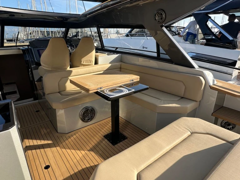 Focus 3X in Ibiza Town on SamBoat