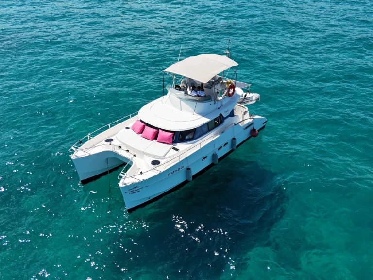Boat rental Fountaine Pajot Maryland 37 in Port of Alicante on Samboat