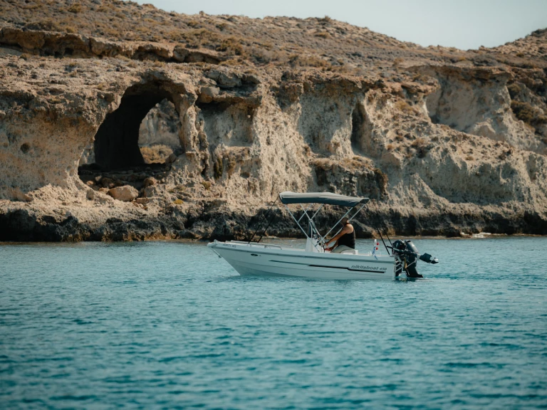 Motorboat rental in Órmos Makry-Gialoú - Nikita Nikita 450