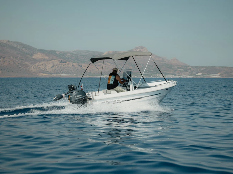 Motorboat rental with or without captain Nikita Órmos Makry-Gialoú