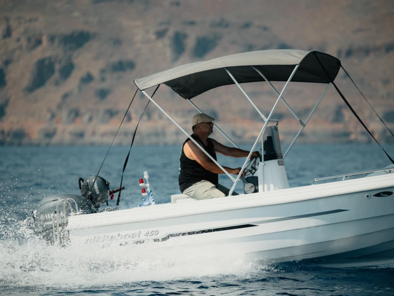 Boat rental Nikita Nikita 450 in Órmos Makry-Gialoú on Samboat