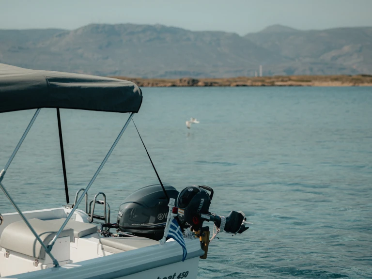 Motorboat for rent Órmos Makry-Gialoú at the best price