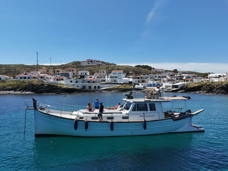 Motorboat rental with or without captain Menorquin-Yachts Mahón