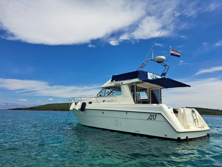 Rent a Rodman Rodman 970 Fly Bridge World