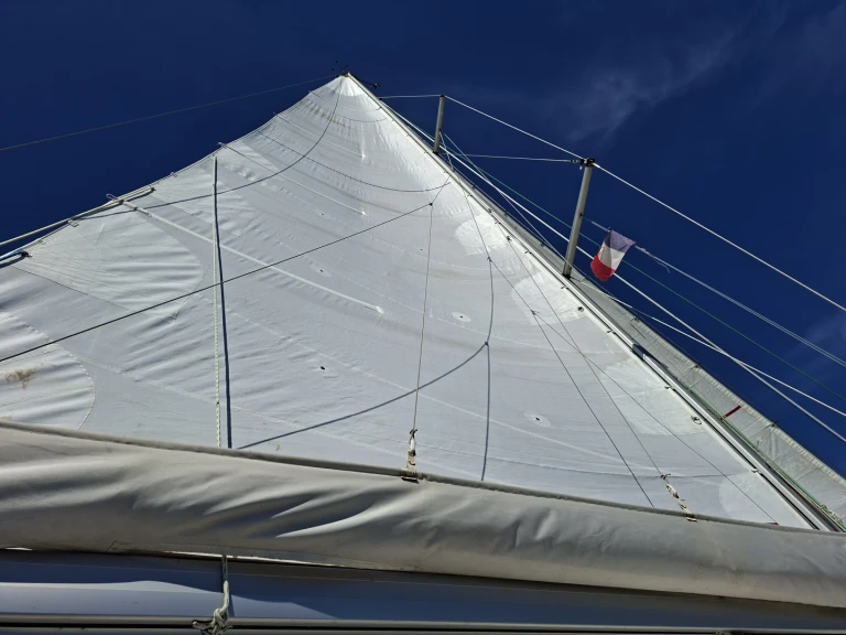 Yacht charter Gruissan cheap Elan 31