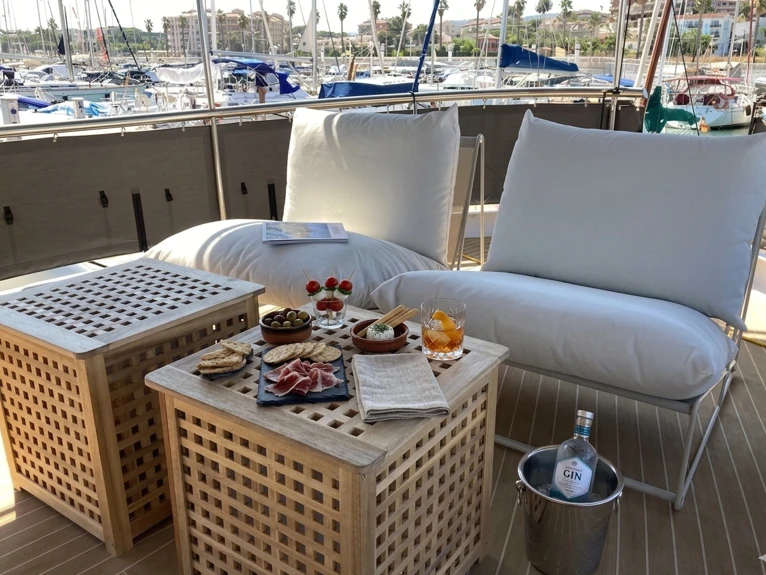 Luxury Yacht rental with or without captain Van-Dutch Barcelona