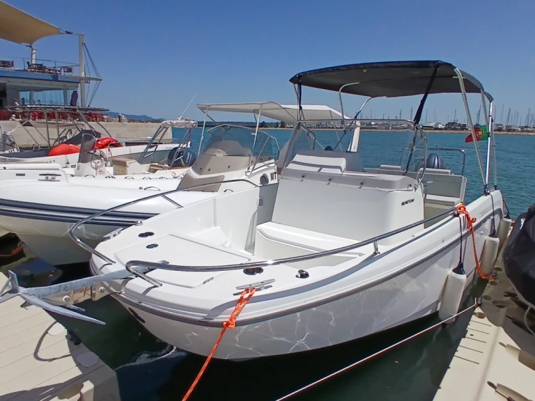Motorboat rental in Portimão - Bénéteau Flyer 7 SPACEdeck