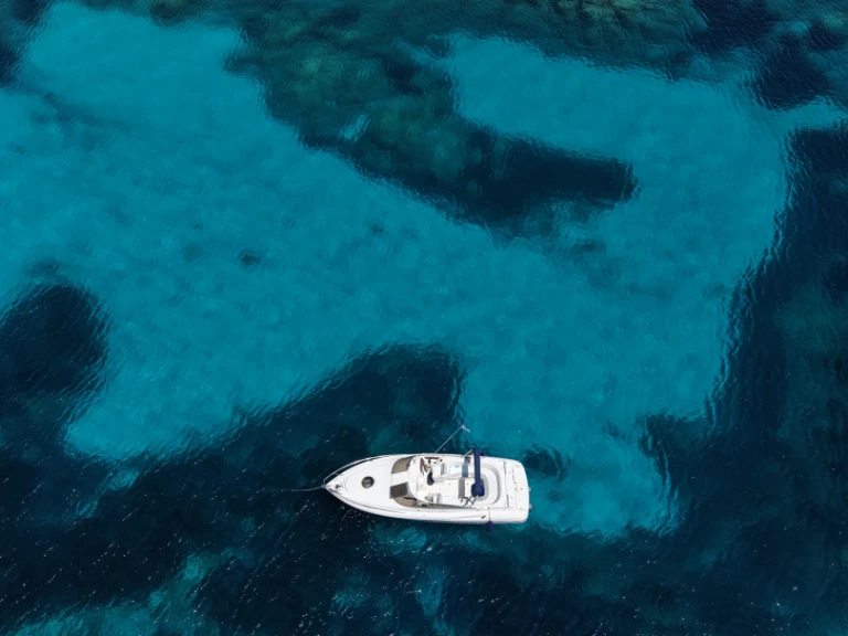 Motorboat rental in Poltu Quatu - Cranchi Corallo 840