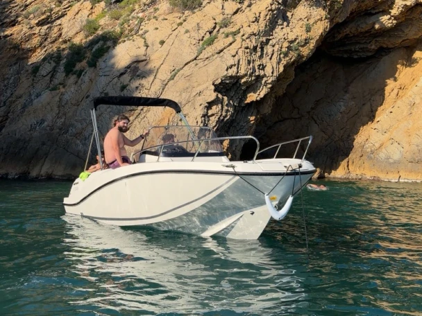 Motorboat rental in Marseille - Quicksilver Activ 675 Open