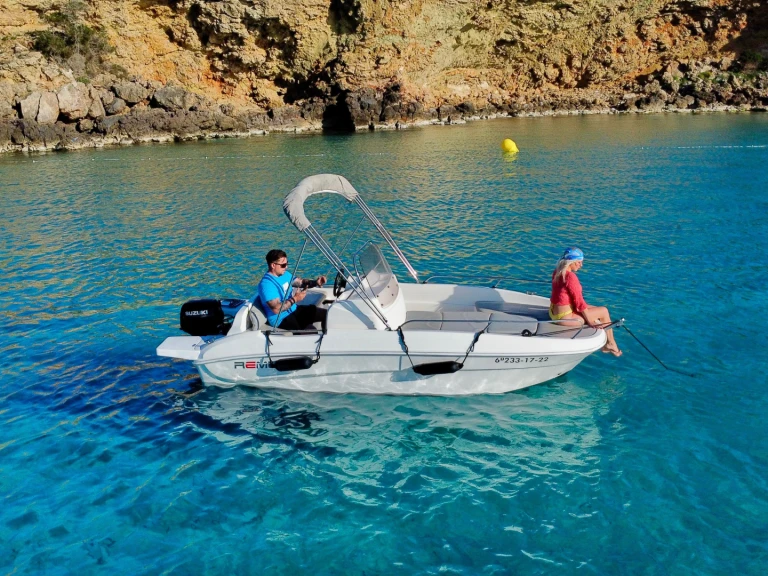 Remus Remus 450 open in Sant Antoni de Portmany on SamBoat