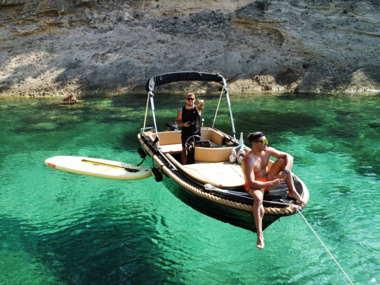 Motorboat for rent Sant Antoni de Portmany at the best price