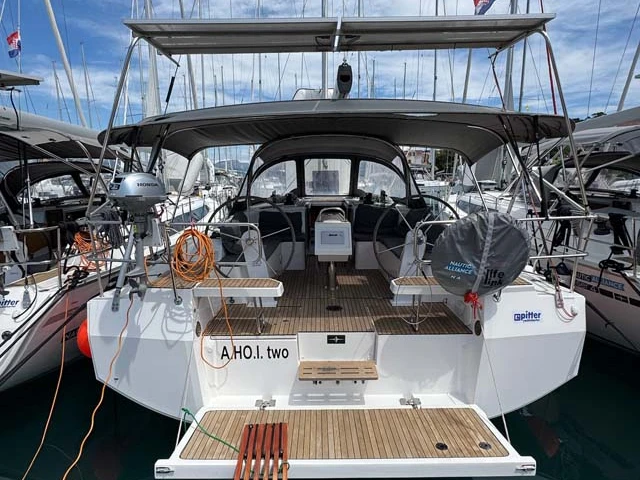 Bareboat Rental Sailboat Bavaria with a boat licence