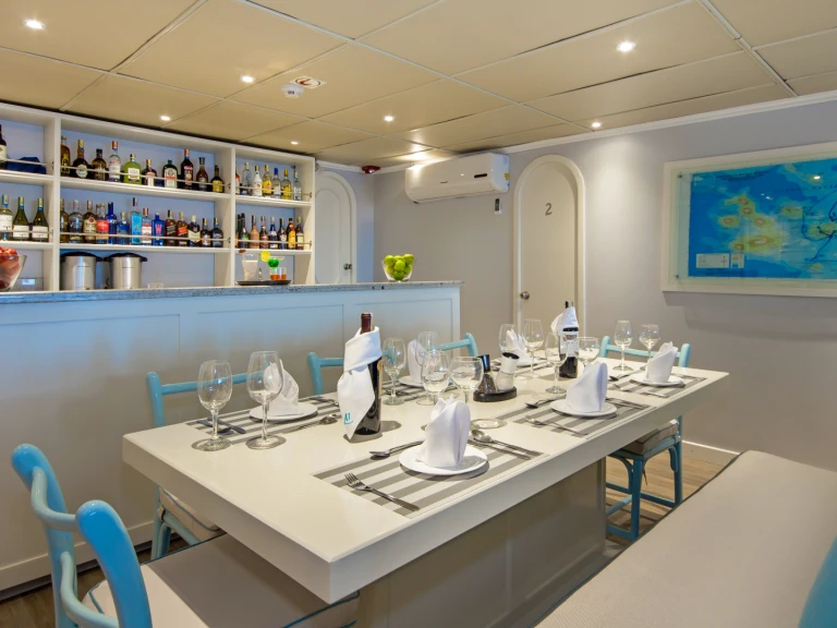 Yacht charter Puerto Baquerizo Moreno cheap Catamaran - Archipel I