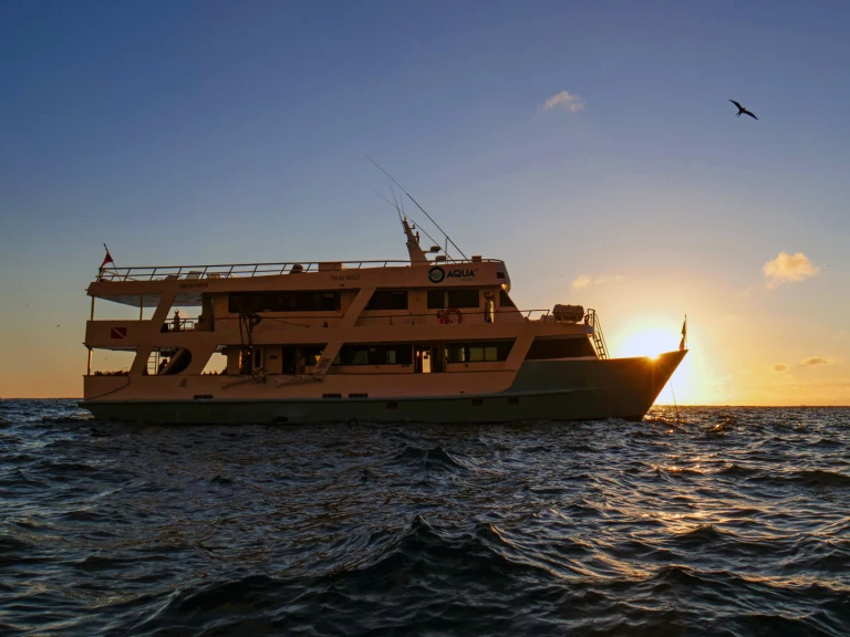 Luxury Yacht rental in Baltra Island -  Motoryacht - Aqua