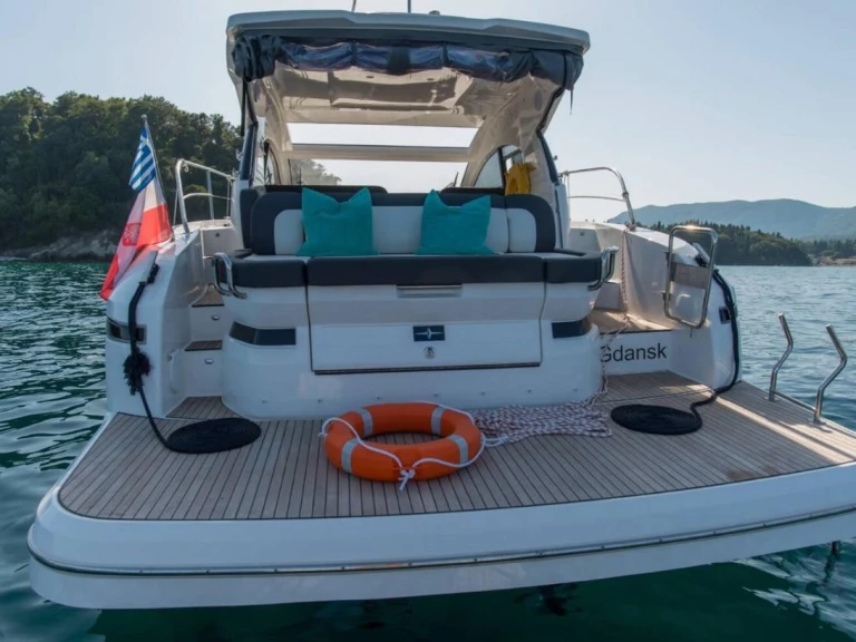 Luxury Yacht rental with or without captain Bavaria Sývota