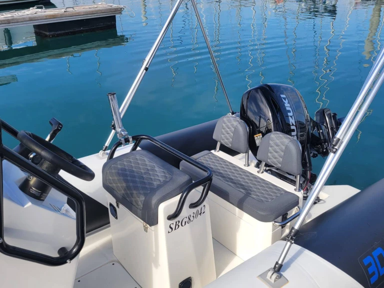 Yacht charter Saint-Quay-Portrieux cheap 3D TENDER - TR54