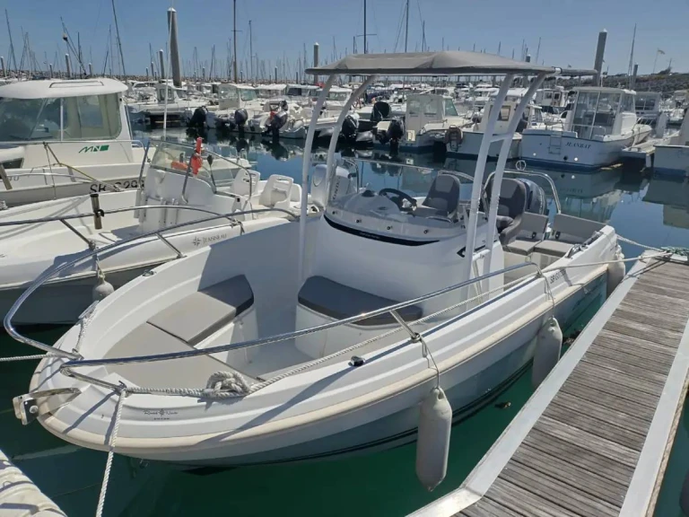 Motorboat rental with or without captain Jeanneau Saint-Quay-Portrieux