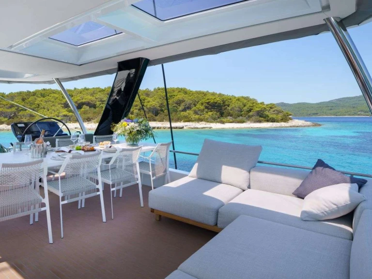 Bareboat Rental Luxury Yacht Lagoon with a boat licence