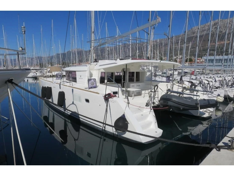 Bareboat Rental Catamaran Lagoon with a boat licence