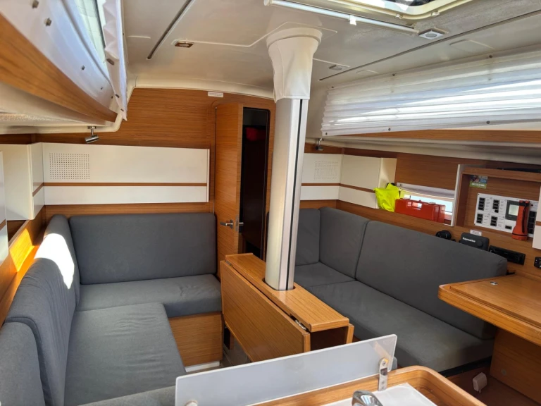 Sailboat rental with or without captain Elan Pula