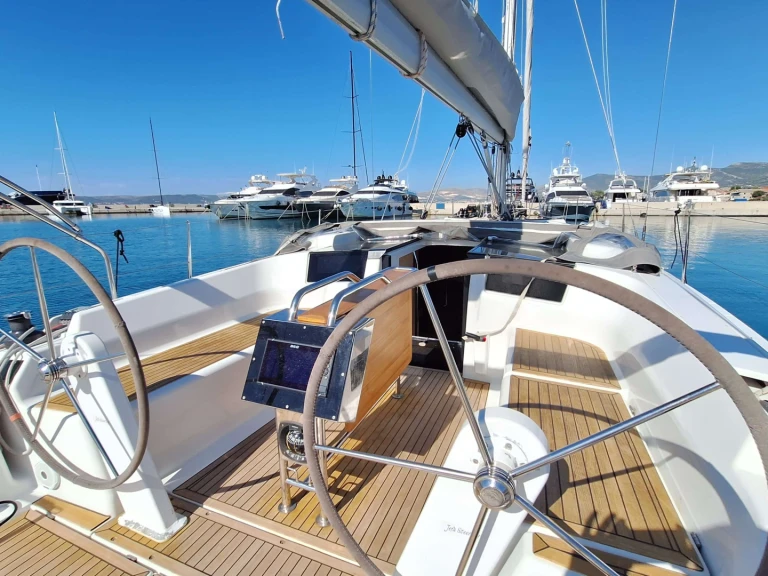 Sailboat for rent Kaštela at the best price