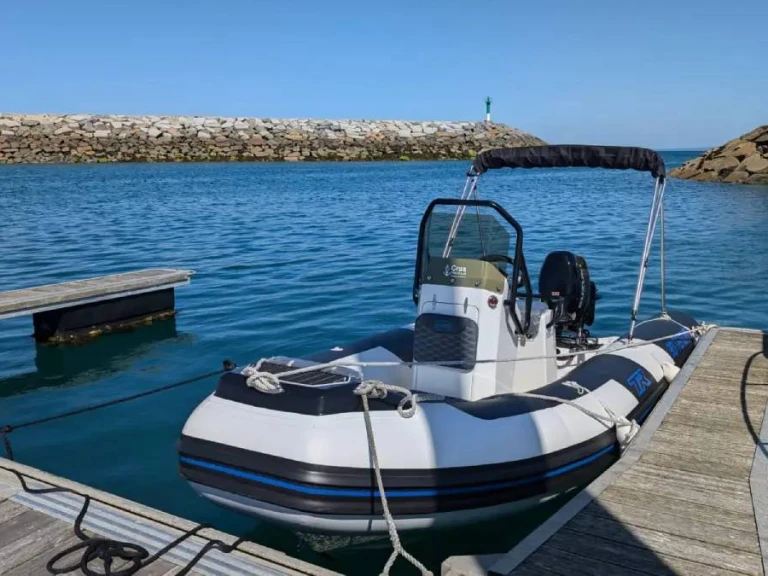  3D TENDER - TR54 charter bareboat or captained in  Saint-Quay-Portrieux